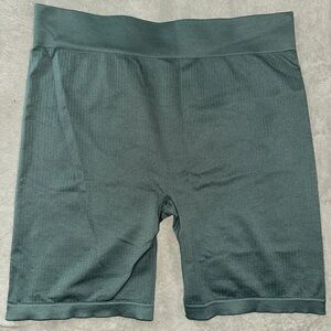 Arula Ribbed Biker Shorts, Size C (22-24), Color: Dark-forest